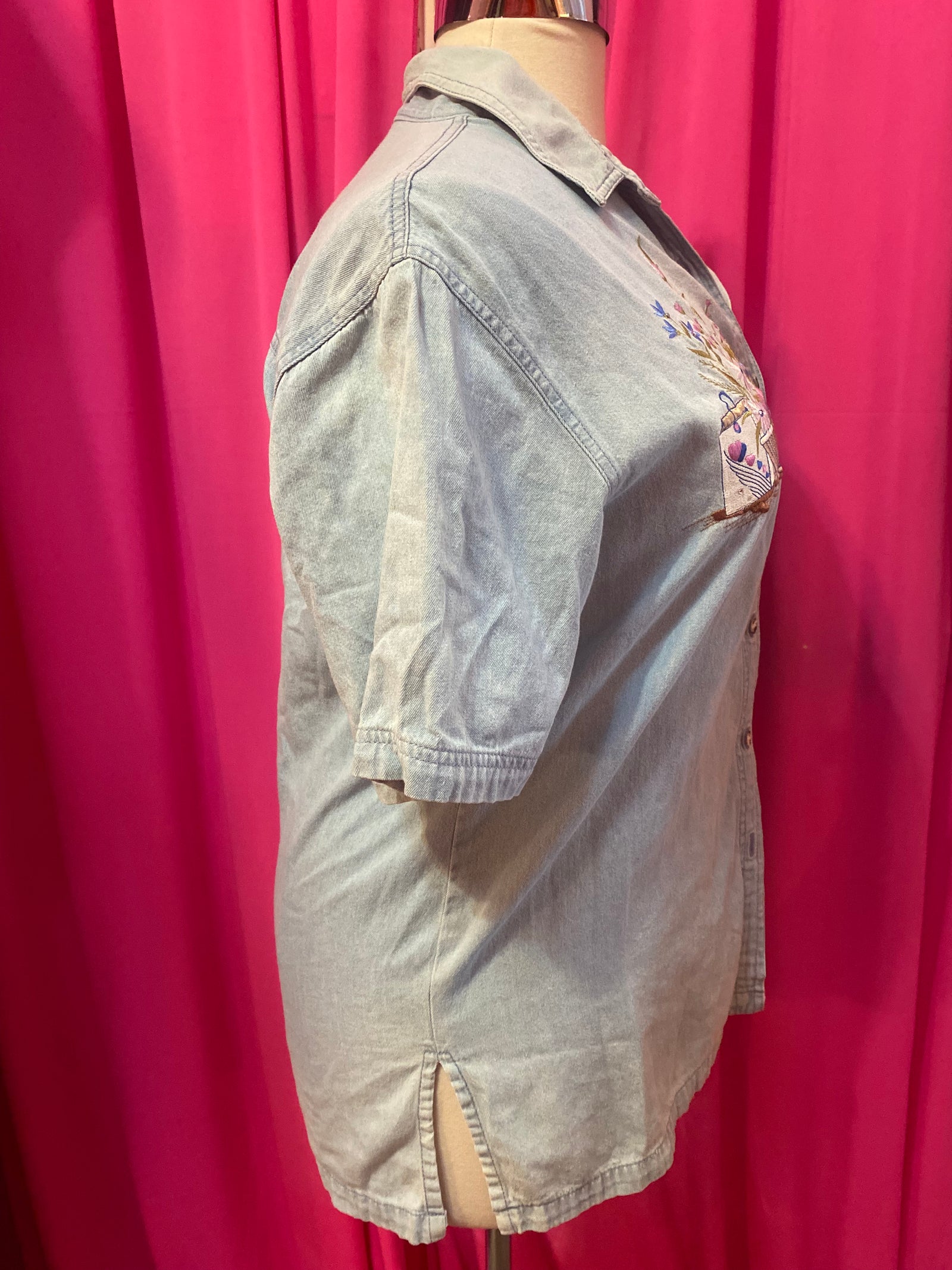 Embroidered Lightwash Button-up - 1X