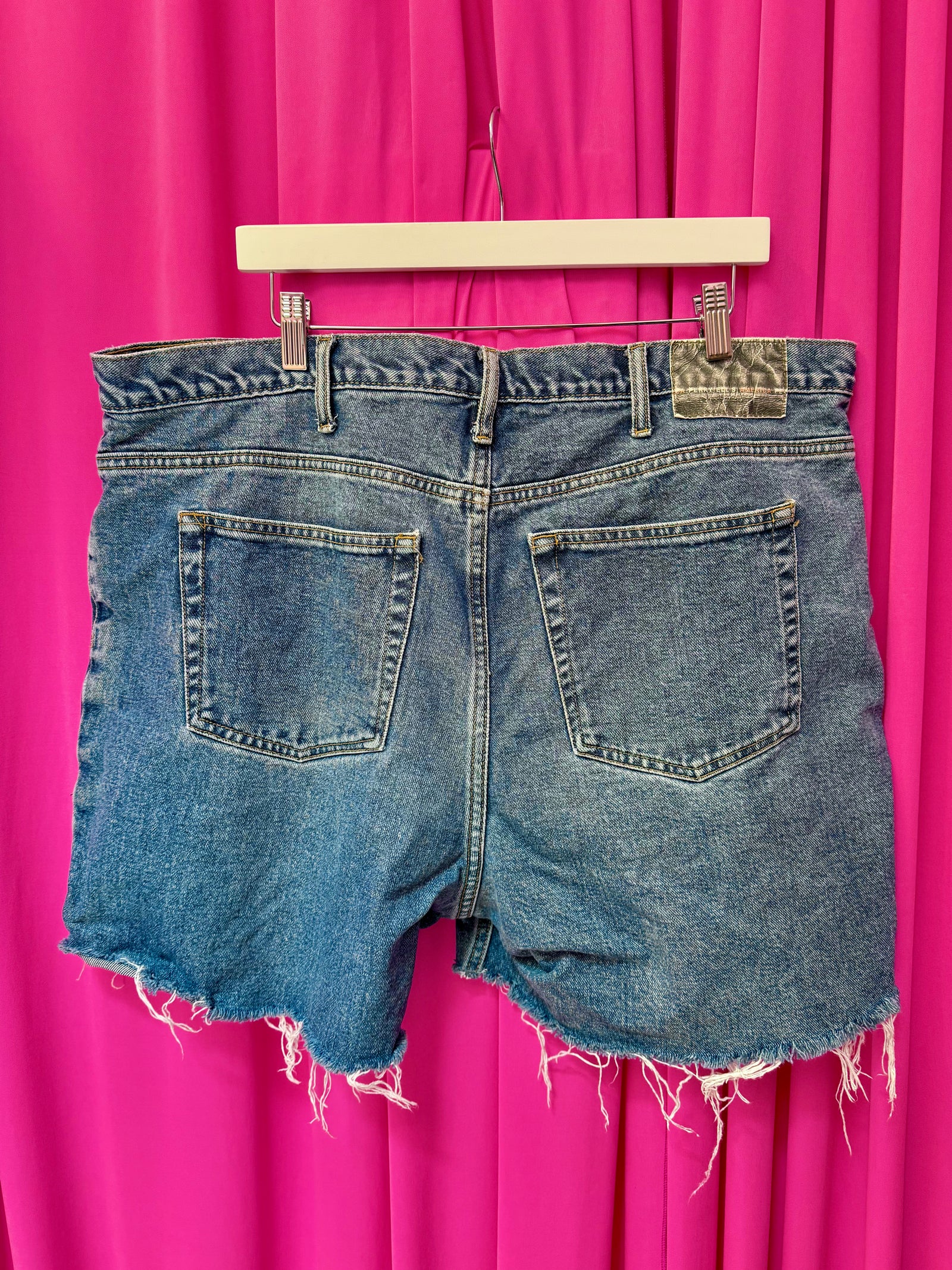 Y2K Raw Hem Cut Off Denim Shorts - 42" Waist