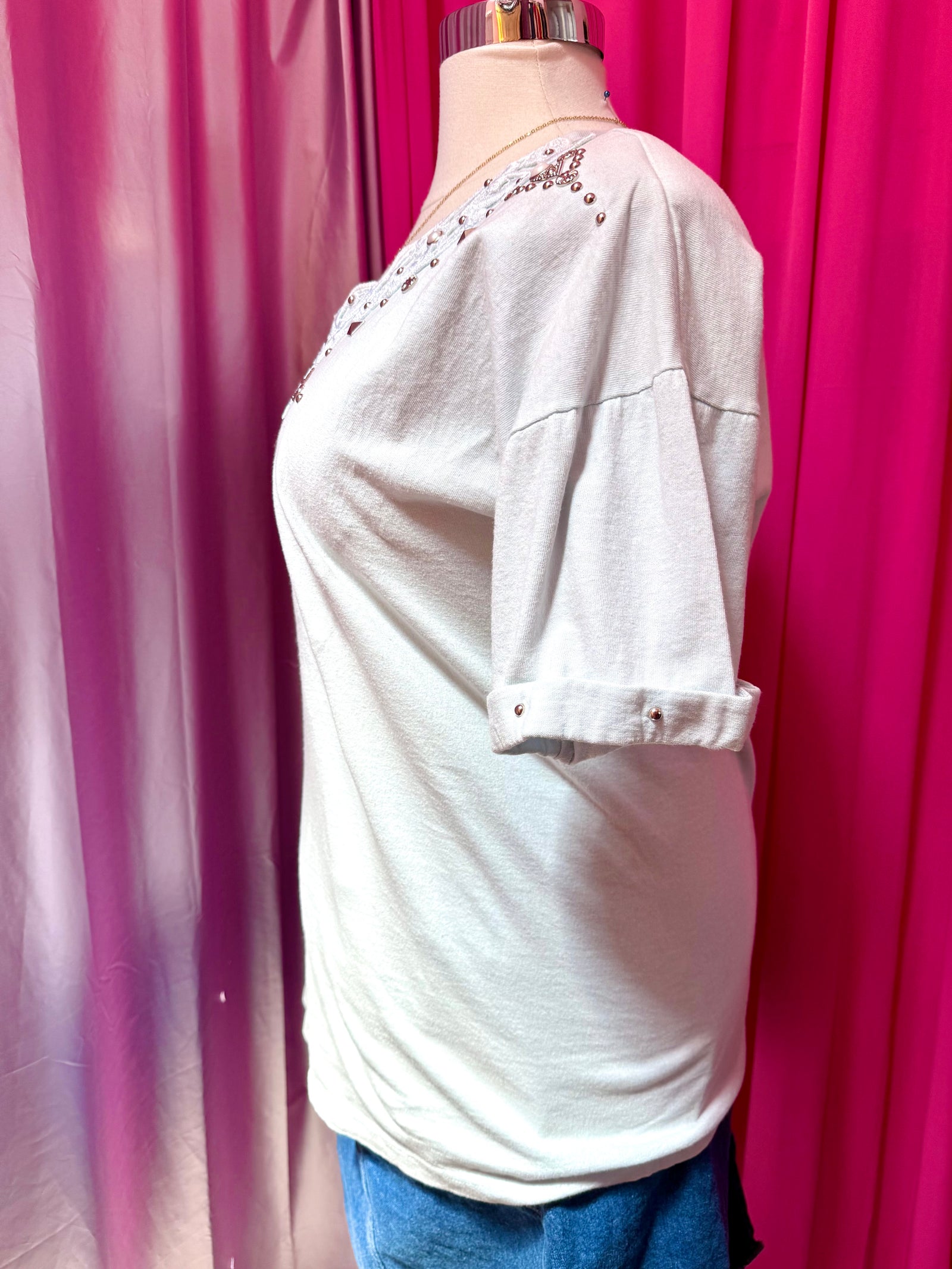 Y2K does 90s Studs and Lace Embellished T-shirt - Size 20-24 2X/3X