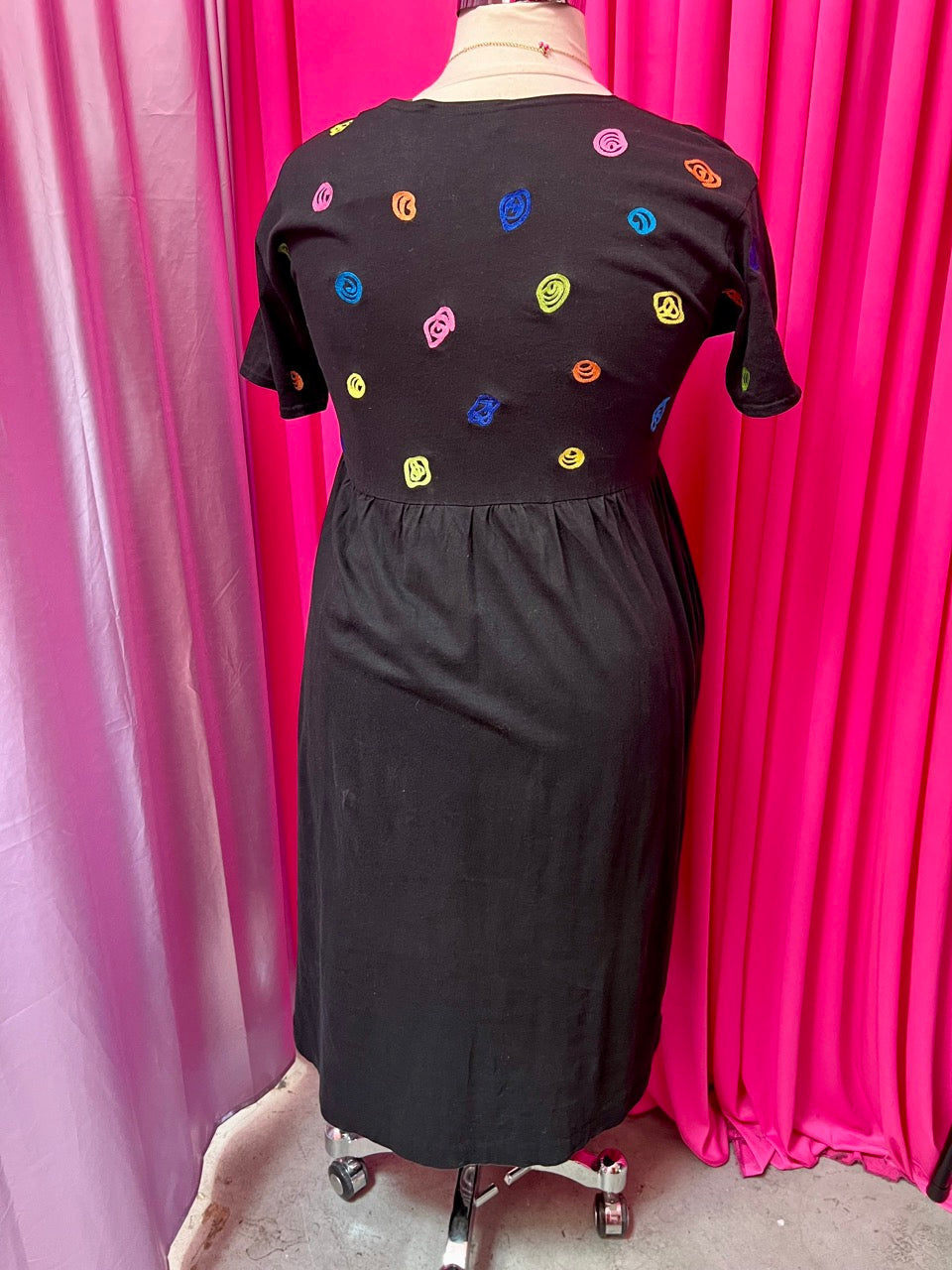90s Swirl and Button Embroidered Midi Dress