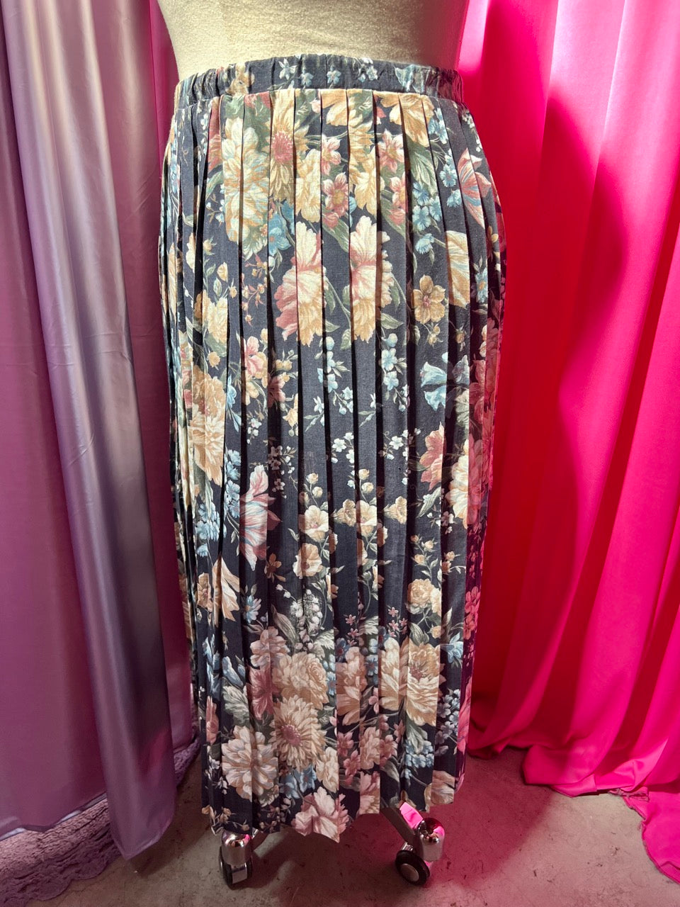 80s Drama Floral Pleated Skirt Set