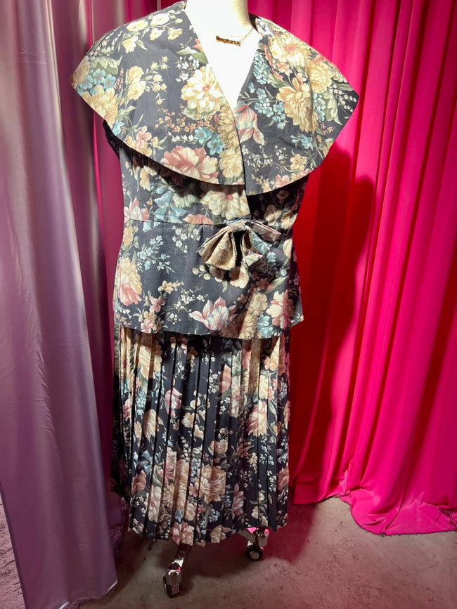 80s Drama Floral Pleated Skirt Set