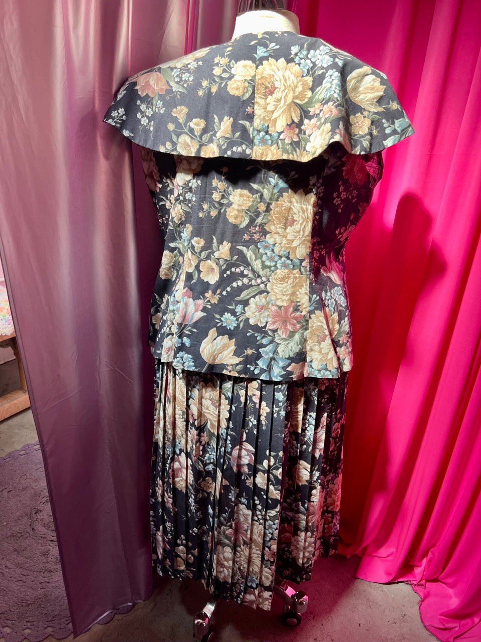 80s Drama Floral Pleated Skirt Set