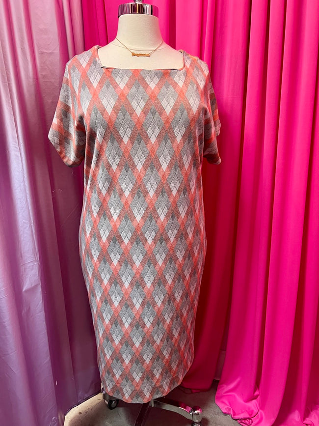 Peach and Gray Diamond Shift Dress - Size 18 2X