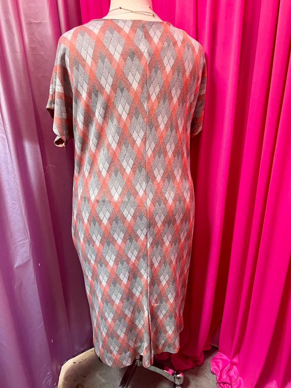 Peach and Gray Diamond Shift Dress - Size 18 2X