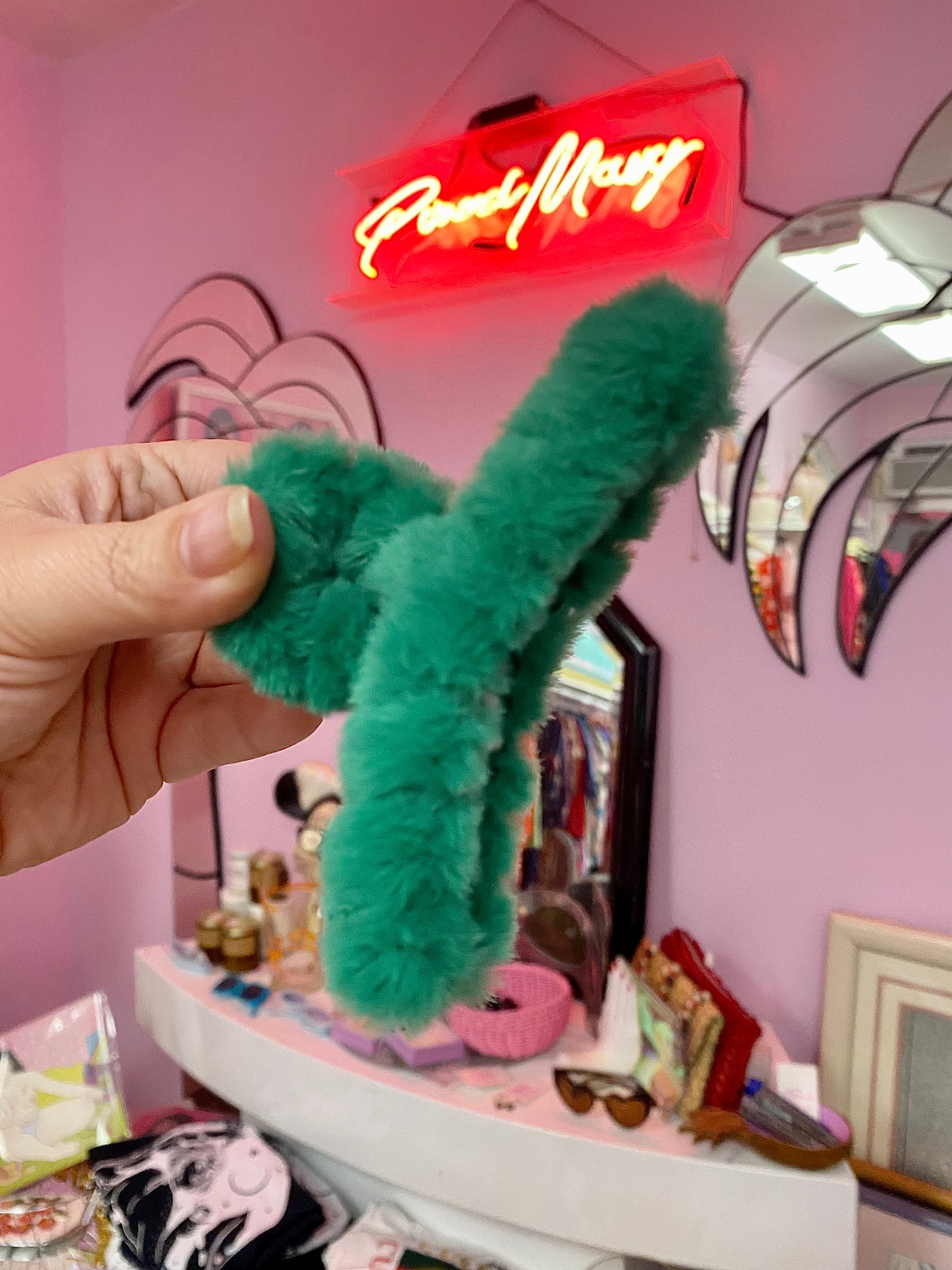 Fauxmo Fur Claw Clip