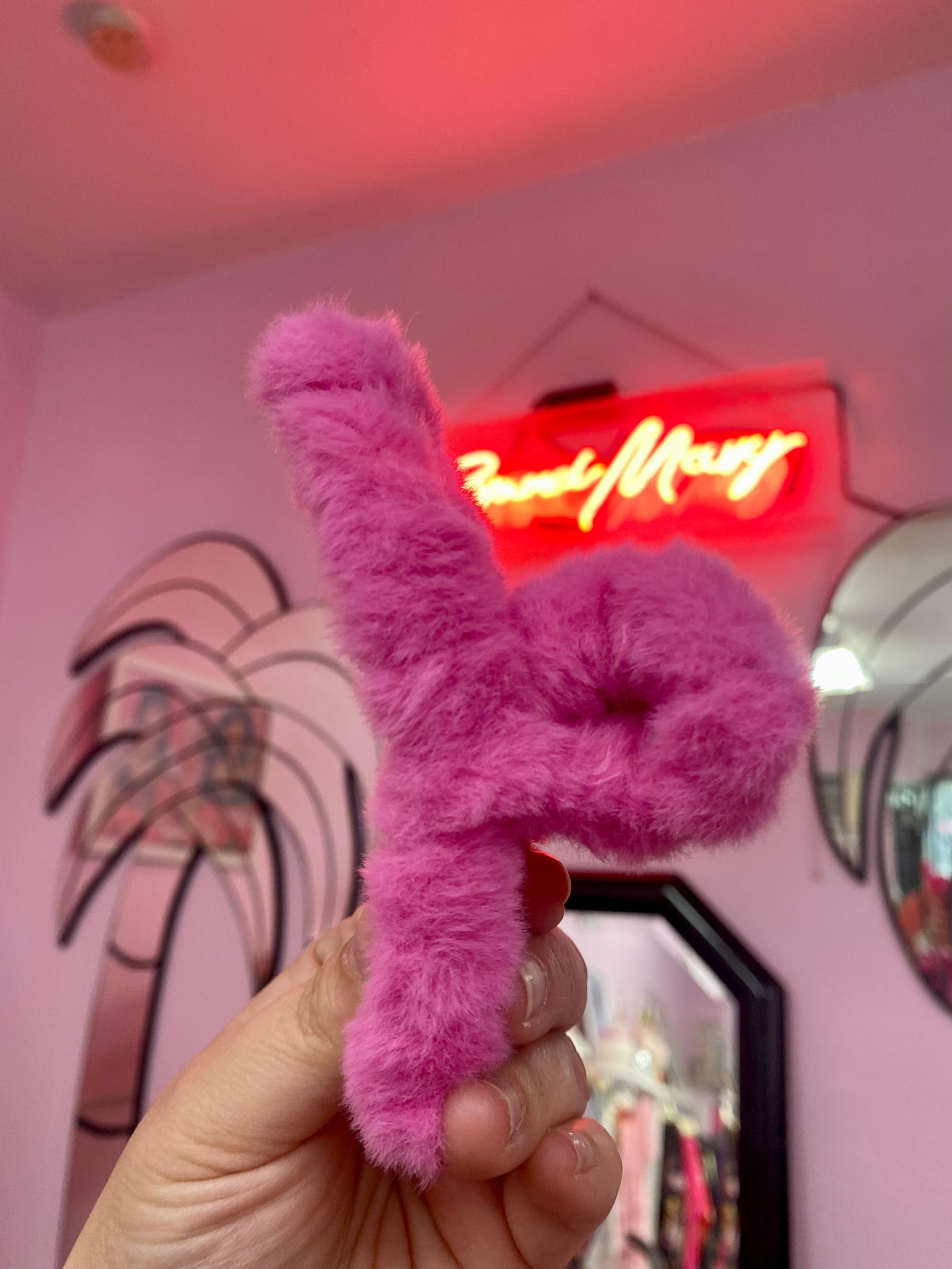 Fauxmo Fur Claw Clip