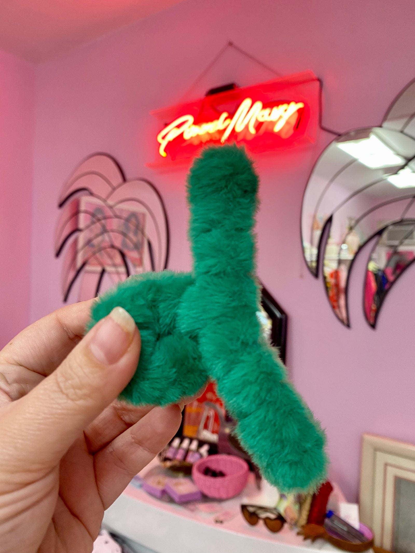 Fauxmo Fur Claw Clip