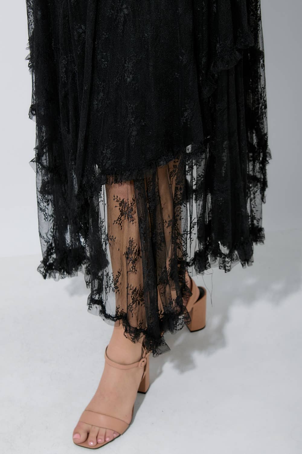 EMBELLISHED LACE HEM SKIRT