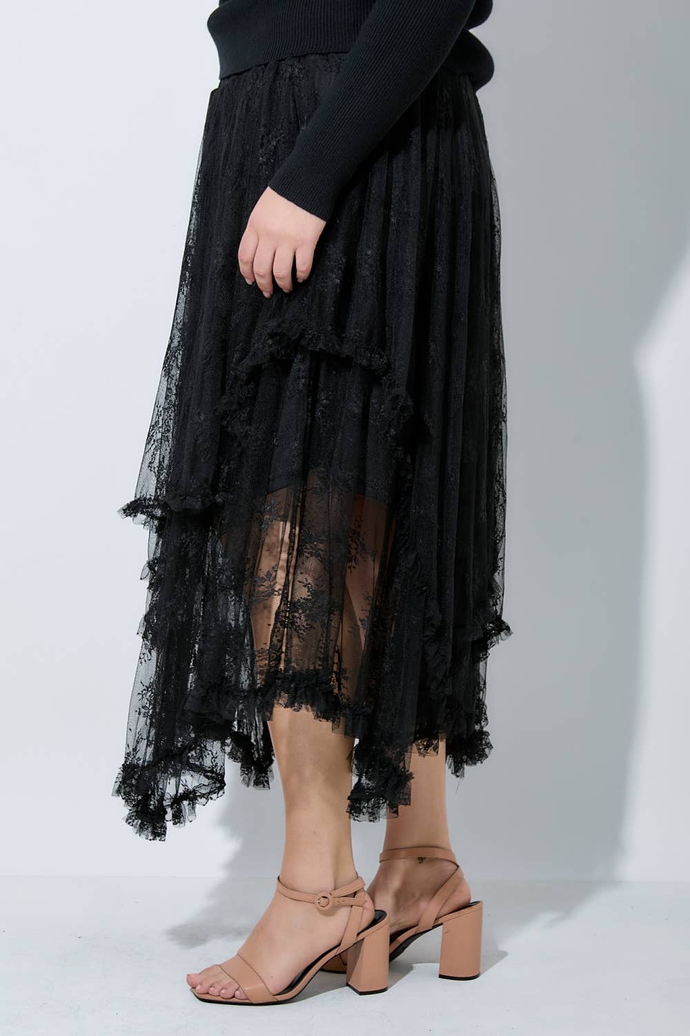 EMBELLISHED LACE HEM SKIRT