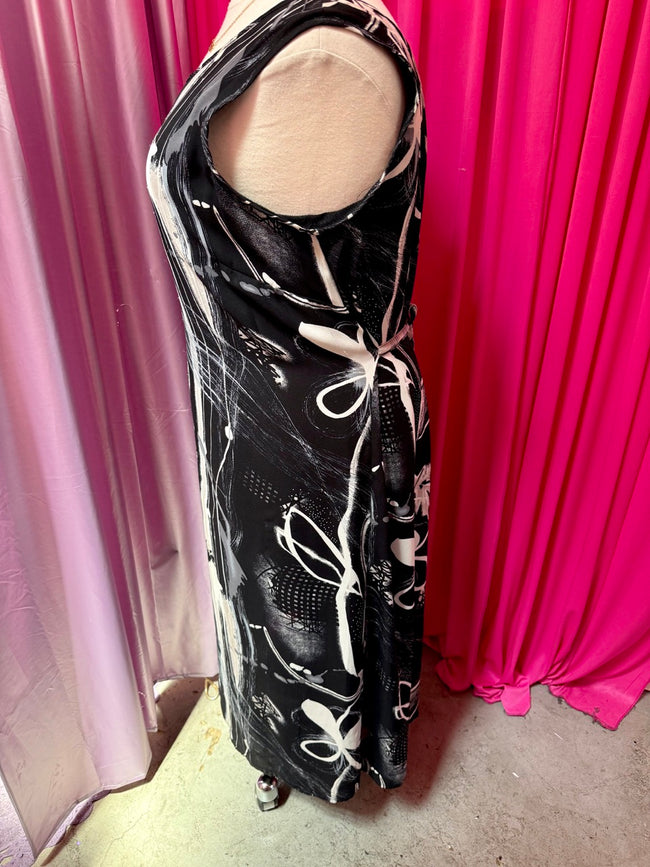 90s Sketchbook Shift Dress - Size 24 (fits like a 22)