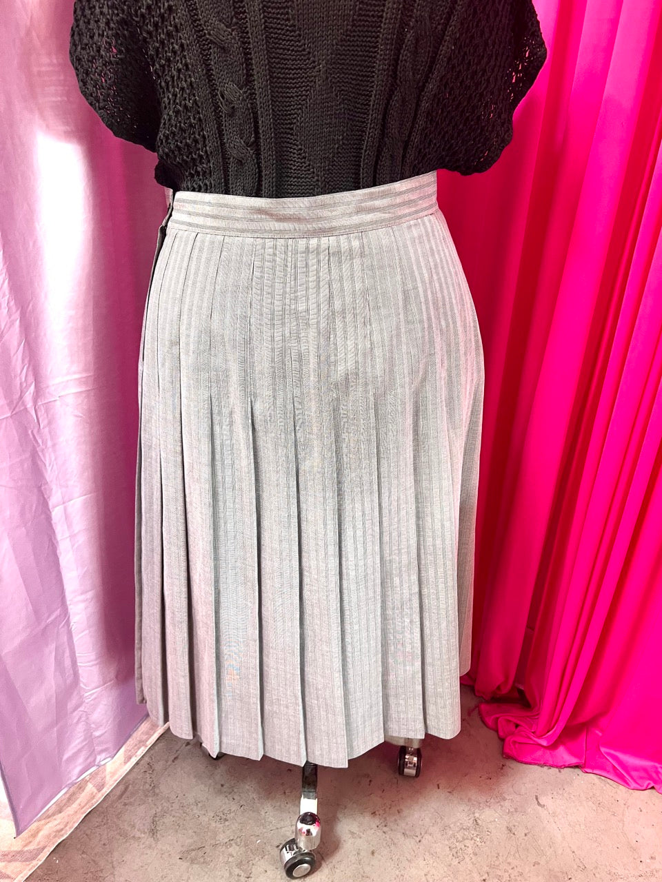 80s Pleated Skirt - Fits like an 18/20