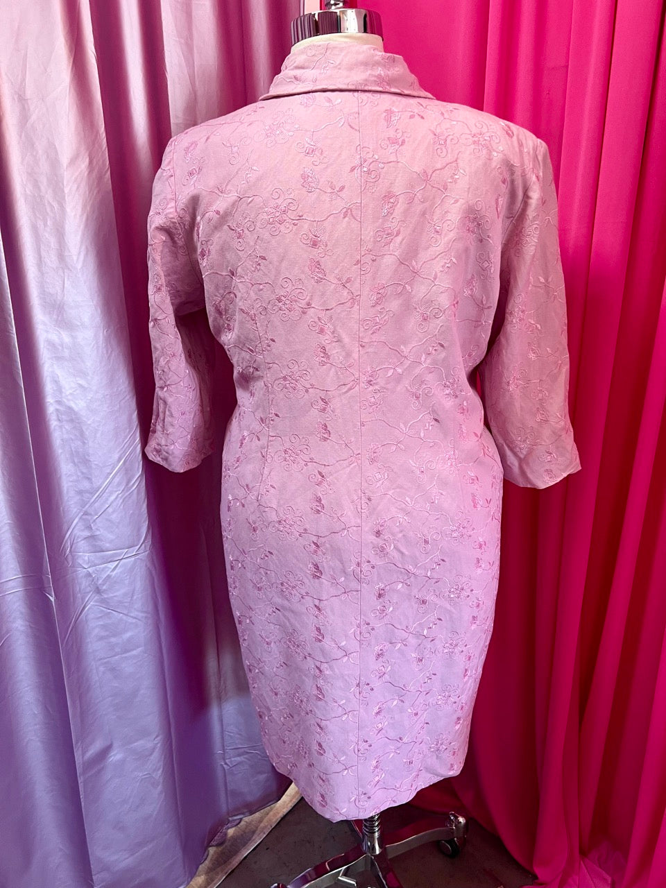 Vintage Revived Cotton Candy Pink Lily and Taylor Midi Blazer - Size 16/18 1X/2X Vintage Revived Cotton Candy Pink Lily and Taylor Midi Blazer - Size 16/18 1X/2X