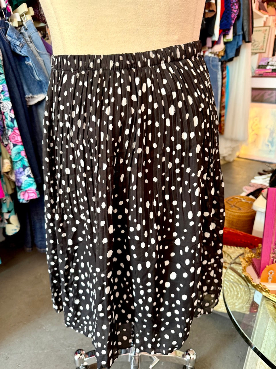 2000s Polka Dots and Pleats Skirt - Size 18-22