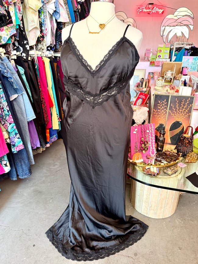 Morticia Lace Slip Dress - Size 24/26