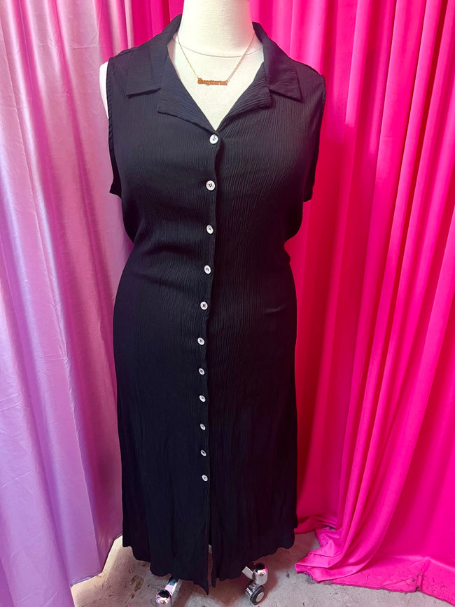 Black Collared Crinkle Maxi Dress