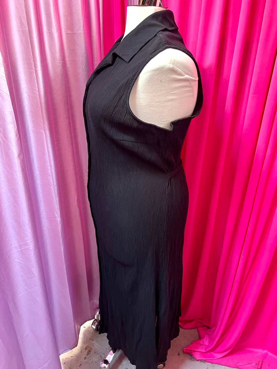 Black Collared Crinkle Maxi Dress