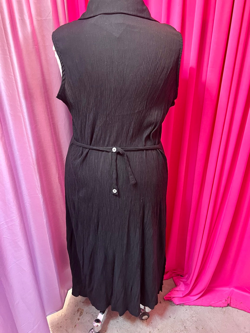 Black Collared Crinkle Maxi Dress