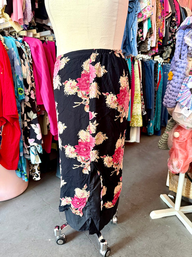 00s A Bouquet for You Skirt - Size 1X-3X