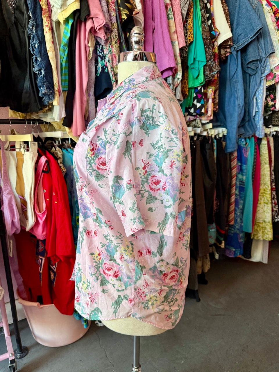 80s Rosy Romance Button Up Top - Size 2X/3X