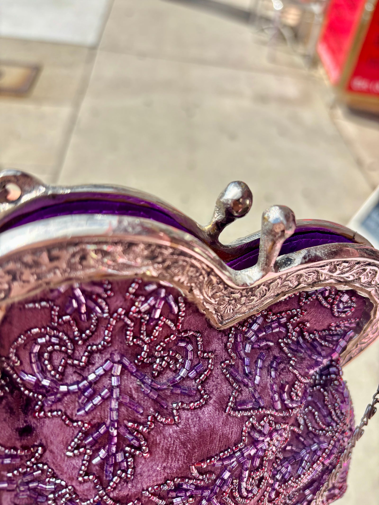 Vintage Beaded Kiss Lock Velvet Bag