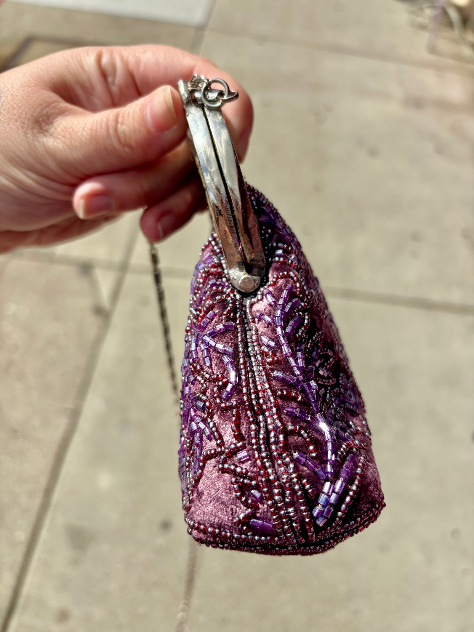 Vintage Beaded Kiss Lock Velvet Bag