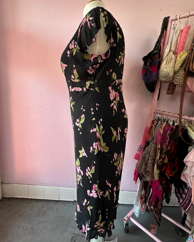 90's Leading Lady RomCom Floral Dress
